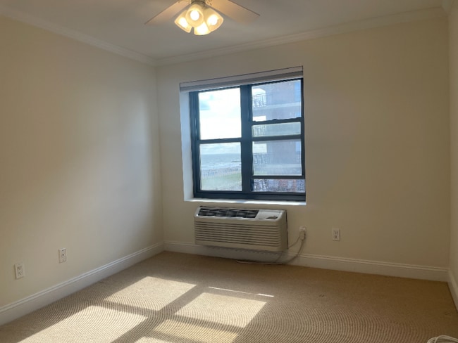 Building Photo - 220 W Broadway