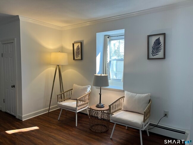 Building Photo - 212 New Norwalk Rd