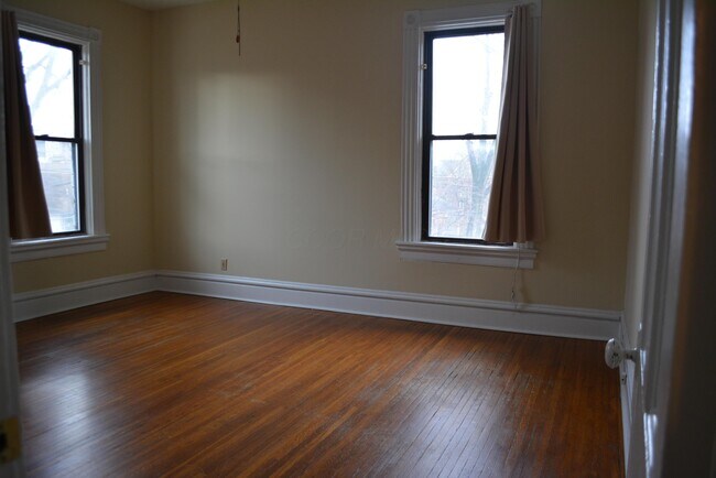 Foto del edificio - 1351 Highland St