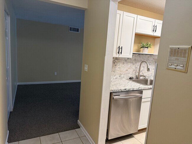 Foto del edificio - 25 Woodsedge Dr
