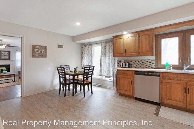 Building Photo - 5 br, 2.5 bath House - 1906 W 71st St