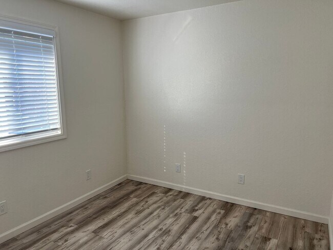 Foto del edificio - BEAUTIFUL DETACHED ADU WITH AC, NEW APPLIANCES, PRIVATE ENTRANCE, UPDATED KITCHEN AND MORE!!!