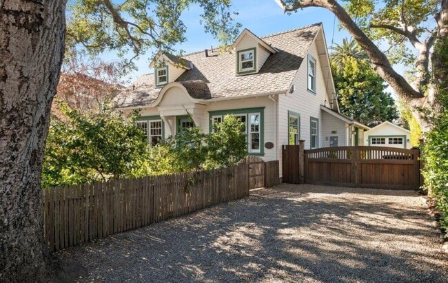 Foto del edificio - 848 Cambridge Ave