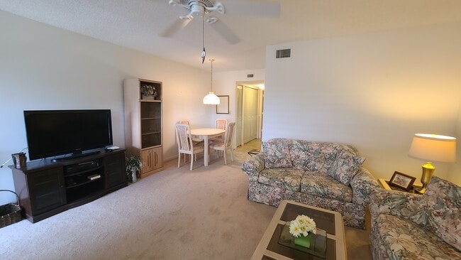 Foto del edificio - 510 SW South River Dr