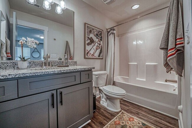 Foto del edificio - 1522 Ervin Ln
