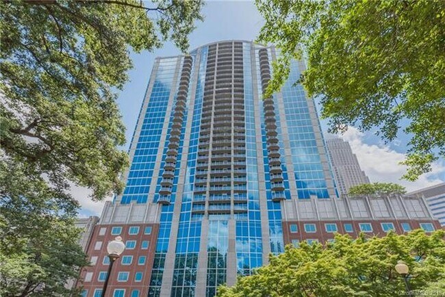 Foto del edificio - 210 N Church St