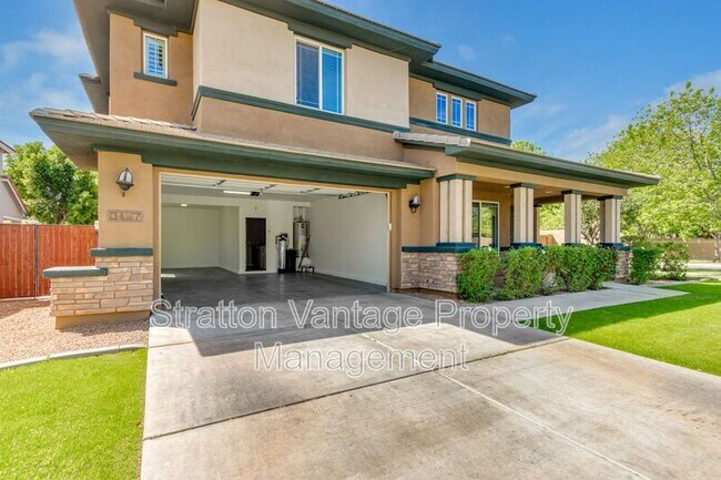 Building Photo - 3497 E Sierra Madre Ave
