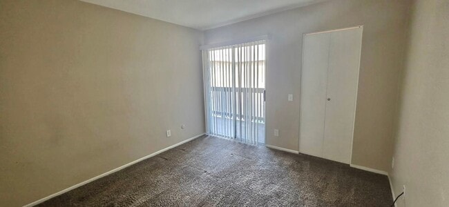 Foto del edificio - Large 2 Bedroom Condo in Fashion Valley!! With 2 Parking Spaces