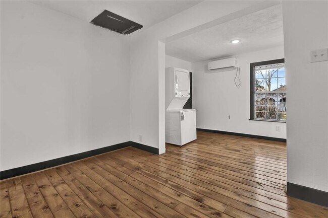 Building Photo - 1504 Luzon St