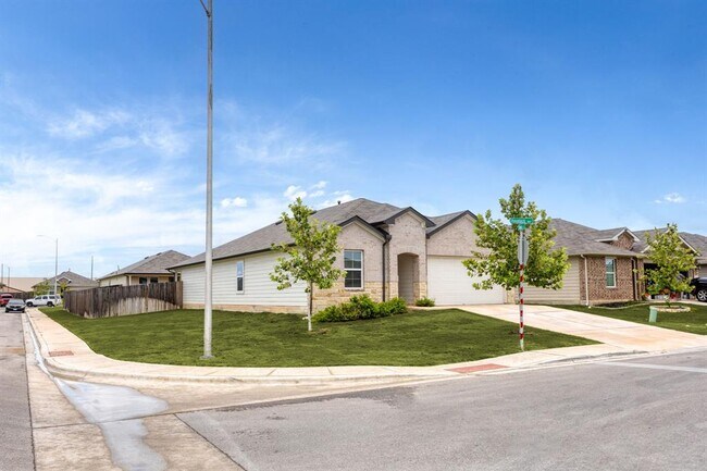 Foto del edificio - 1421 Havelock Wy