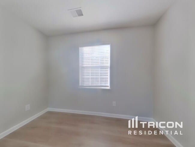 Building Photo - 407 Hidden Pines Rd