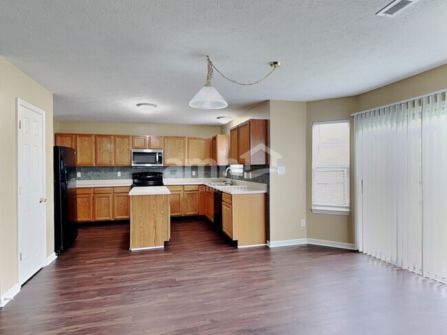 Foto del edificio - 2493 Monarchy Ln