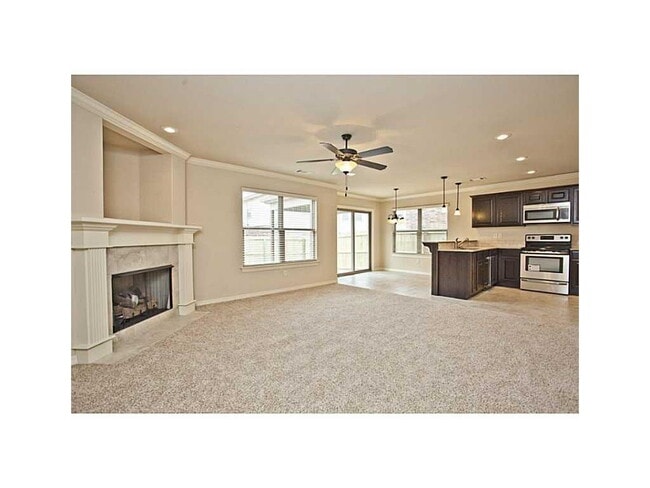 Photo - Clean and fresh near Washington Regional Hospital and the Bike Trail! To schedule your own showin... Apartment