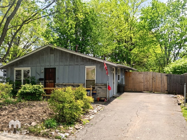 Building Photo - 2283 Hampstead Dr