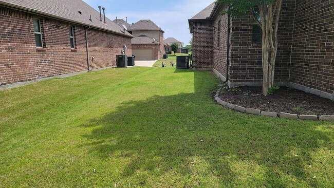 Side of the house - 12372 Payne St