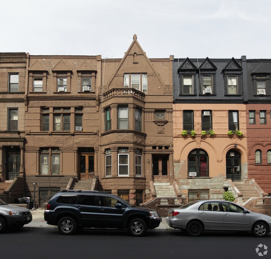Building Photo - 128 New York Ave