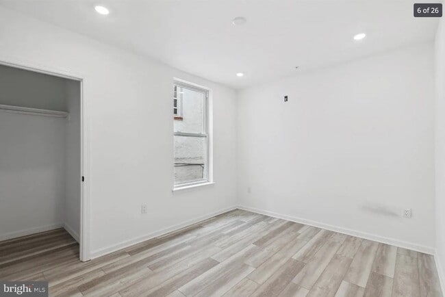 Building Photo - 890 N 42nd St