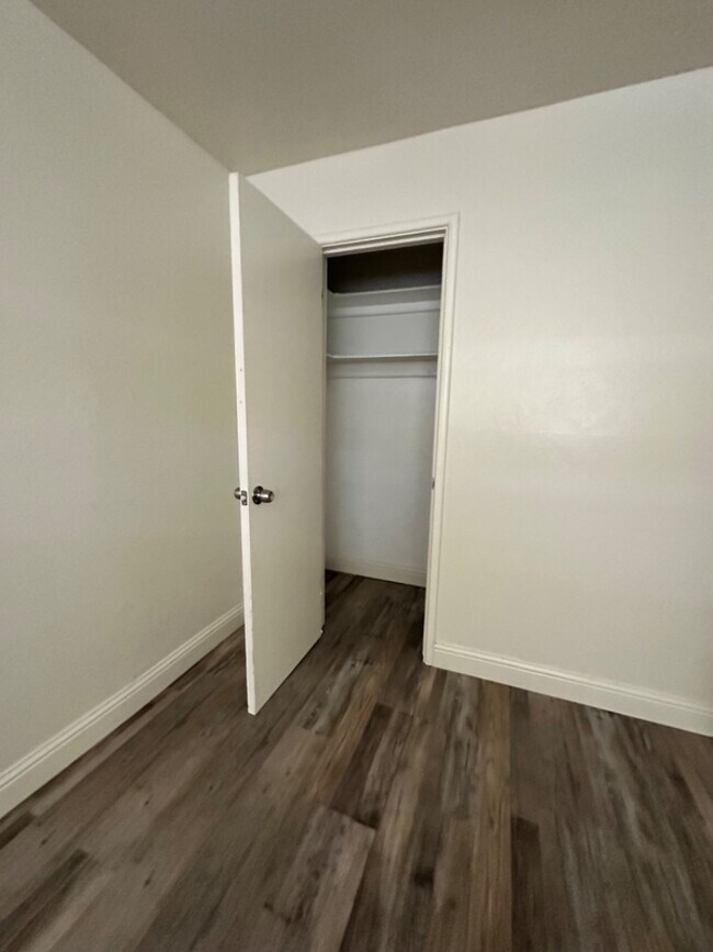 Foto del edificio - 2700 N First St