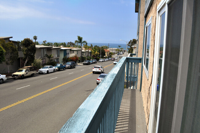 Foto del edificio - 637 Manhattan Beach Blvd