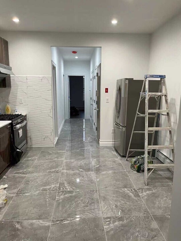 Foto del edificio - 311 Marine Ave