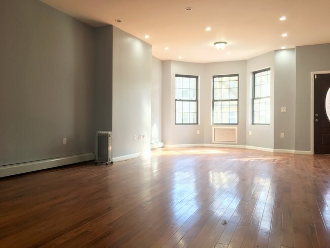 Building Photo - 251 Covert St.