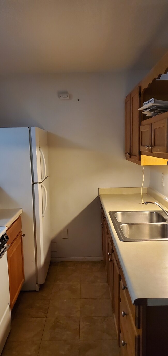 Kitchen - 141 Mesilla St NE