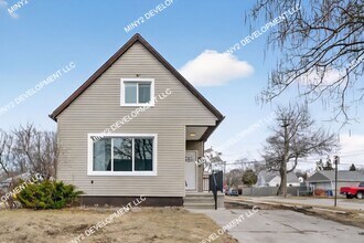 Building Photo - 13923 Couwlier Ave