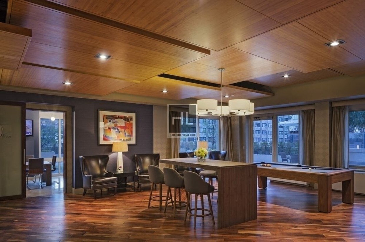 Foto principal - 260 W 54th St