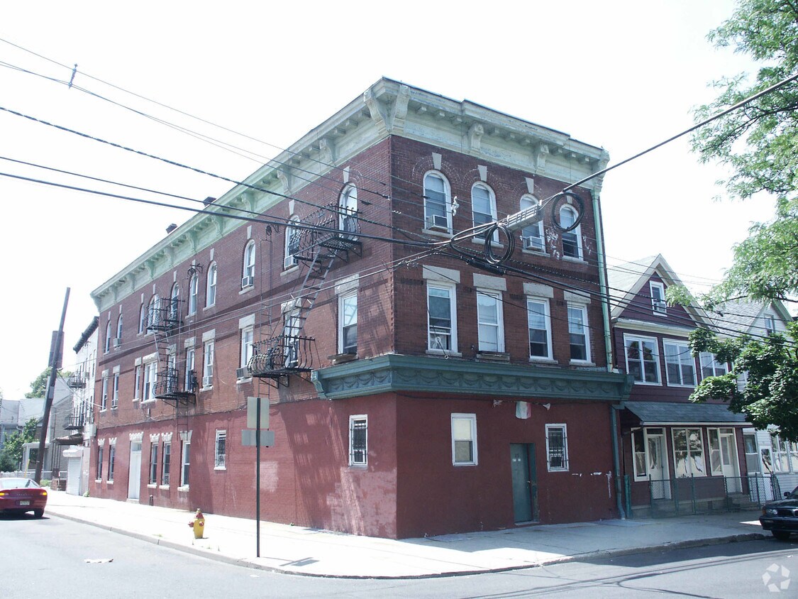 Foto del edificio - 23 Highland Ave