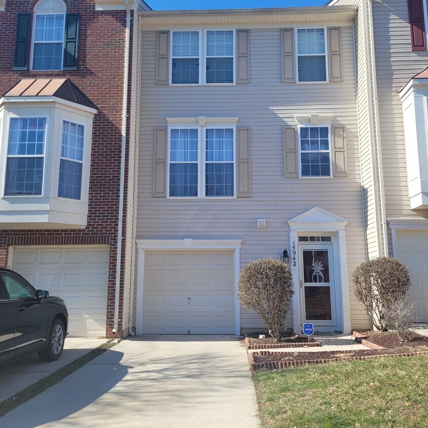 15942 Canada Goose Loop, Woodbridge, VA 22191 Townhome Rentals in