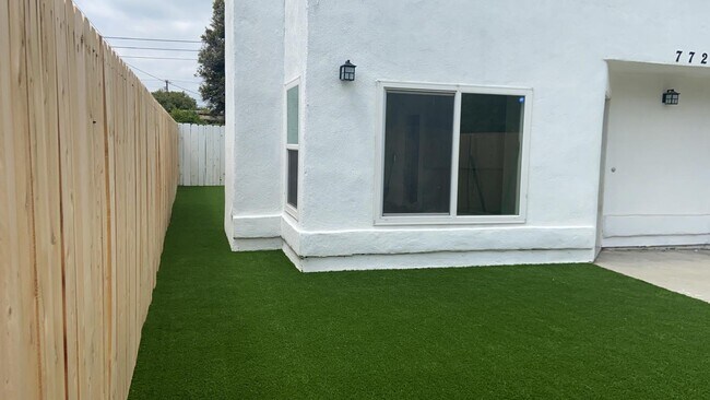 Building Photo - 7723 Simpson Ave