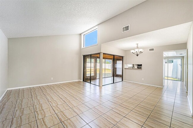 Building Photo - 10315 Fernbrook Ln