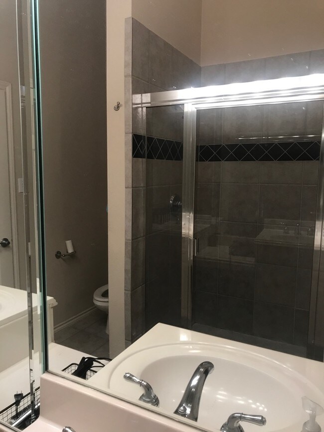 Foto del edificio - 2918 Ranch Road 620 N