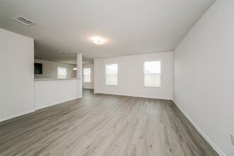 Building Photo - 220 Blue Crane St