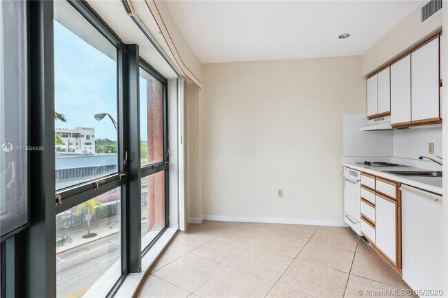 Building Photo - 5703 SW 72nd St