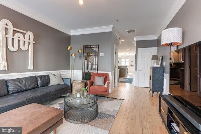 Foto del edificio - 81 W West St