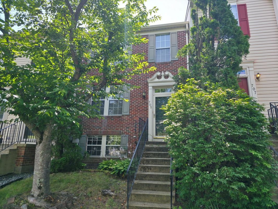 Foto principal - 705 Pine Drift Dr
