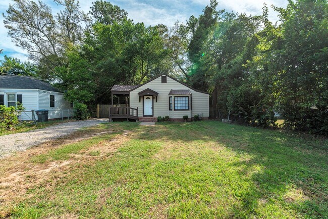 Foto del edificio - $1,200 - 3 bed/2 bath house for rent in Midtown Augusta, with fenced back yard