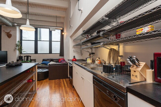 Foto del edificio - 3312 N Ravenswood Ave