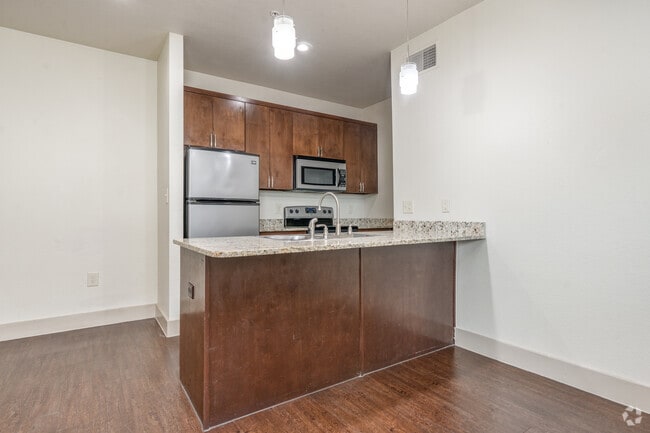 1BR, 1BA - 537SF - Kitchen - Hickory Street Lofts