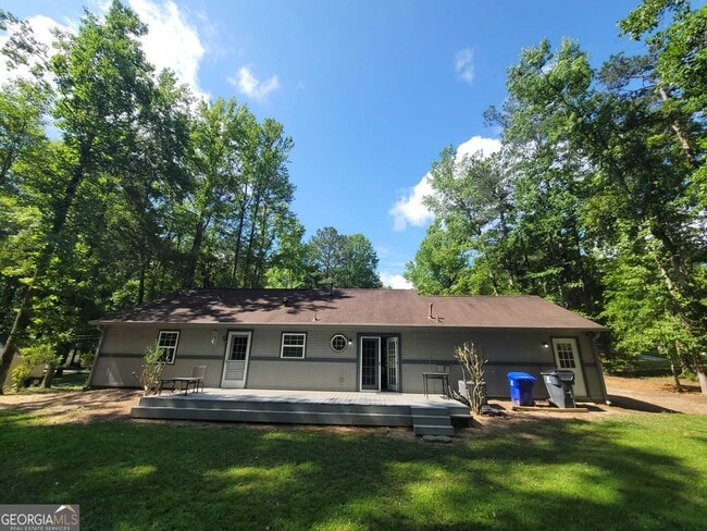 Building Photo - 235 Winona Dr
