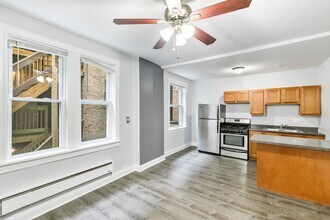 Building Photo - 5860 N Kenmore Ave
