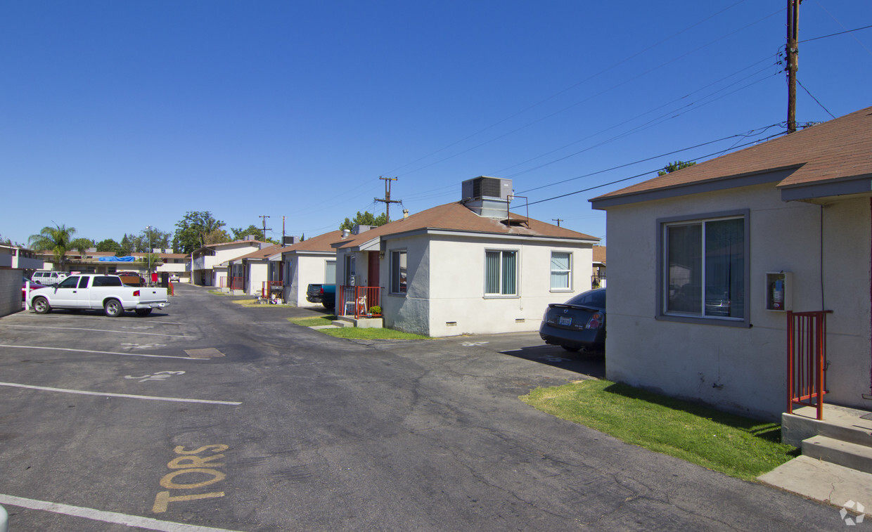 Oleander Apartments Bakersfield