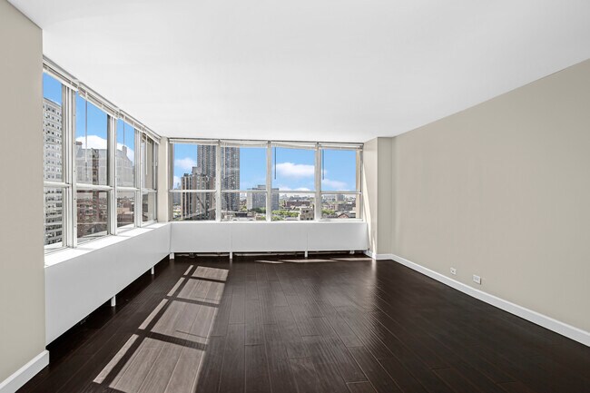 Foto del edificio - 655 W Irving Park Rd