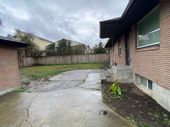 Foto del edificio - 10448 2nd Ave SW