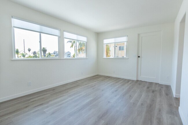 Foto del edificio - Refreshed 1 bed / 1bath Second Floor Unit in the Heart of Pacific Beach!