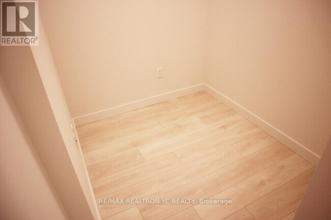 Photo du bâtiment - 4804-4808 EGLINTON Ave