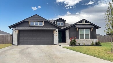 Building Photo - 701 Caladium Dr