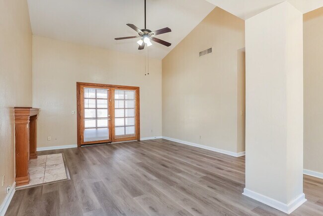 Building Photo - 6232 W Laredo St
