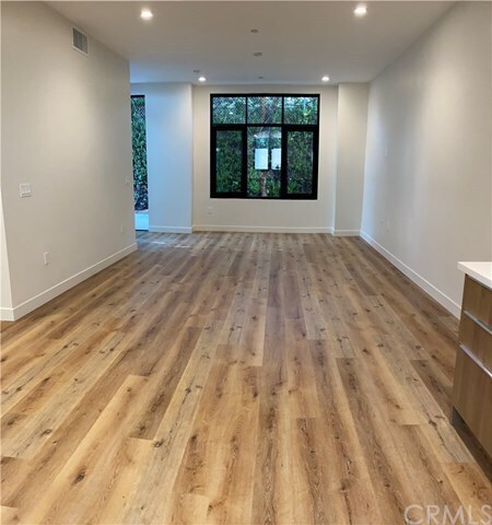 Building Photo - 507 N Santa Anita Ave